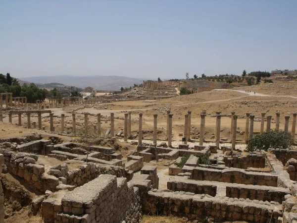 Jerash Jordánsko Srpna 2010 Pozůstatky Starých Budov Kamenných Sloupů Římském — Stock fotografie