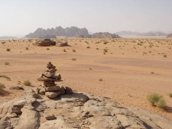 Wadi Rum Desert Jordânia Agosto 2010 Sinal Feito Com Pedras — Fotografia de Stock