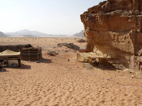 Wadi Rum Öknen Jordanien Augusti 2010 Typiskt Beduinläger Med Tält — Stockfoto