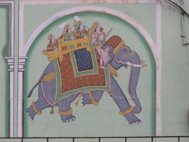 Mandawa, Rajasthan, Hindistan, 11 Ağustos 2011: Mandawa, Rajasthan, Hindistan 'da bir evin cephesinde bir fil çizimi