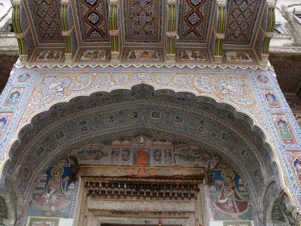 Mandawa Rajasthan Indie Sierpnia 2011 Górna Część Wejścia Starożytnego Pałacu — Zdjęcie stockowe