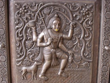 Karni Mata Rat Tapınağı, Deshnok, Bikaner, Rajasthan, Hindistan, 12 Ağustos 2011: Hindistan 'daki Karni Mata Rat Tapınağının kapısında Karni Mata' nın resmi