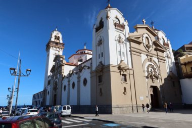 Candelaria, Tenerife, Kanarya Adaları, İspanya, 8 Mart 2022: Tenerife 'deki Candelaria Bazilikası' nın dış görünüşü. İspanya