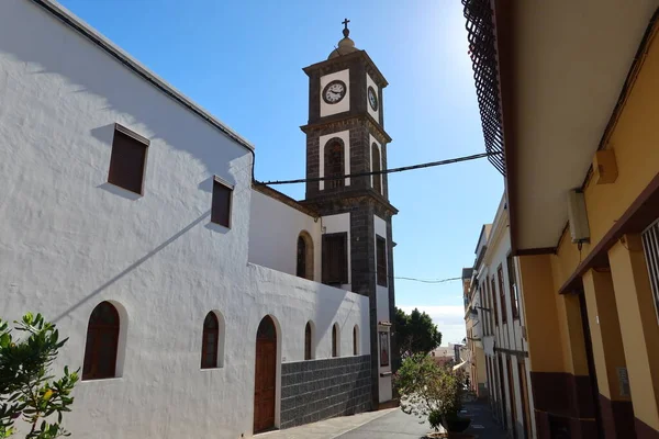 2022年3月8日 西班牙加那利群岛的吉玛 特内里费 位于特内里费吉玛的圣彼得教堂钟楼 西班牙 — 图库照片
