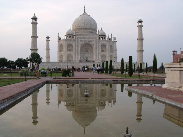Taj Mahal Agra Índia Agosto 2011 Reflexão Água Mausoléu Mármore — Fotografia de Stock