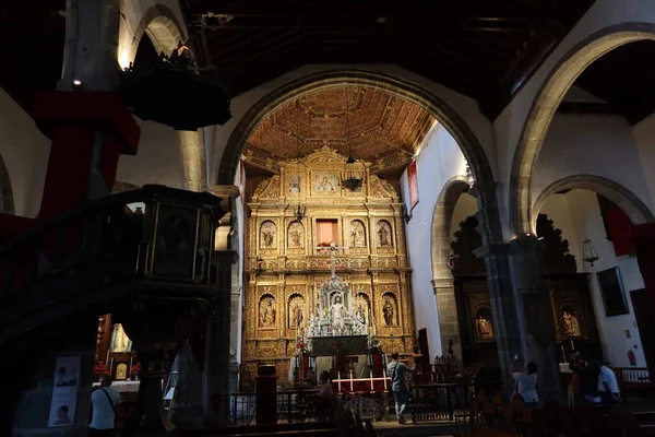 2022年4月25日スペイン テネリフェ島 イタラ ビノス テネリフェ島のイタラ ビノスにあるサン マルコス エバンジェリスト教会のアーチ間の主祭壇 スペイン — ストック写真