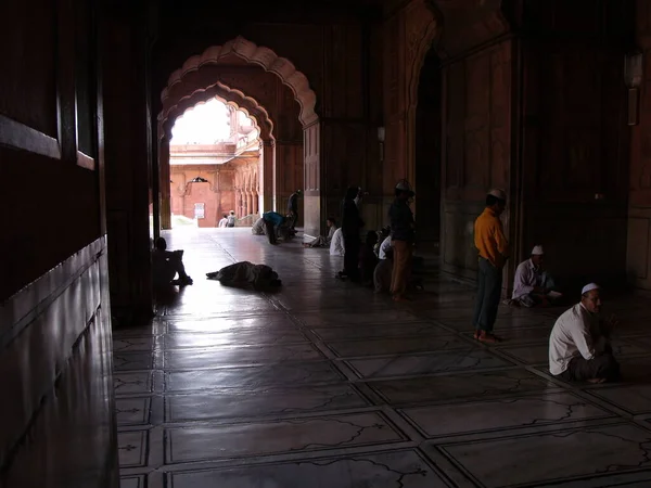 Мечеть Джама Масджід Нью Делі Індія Серпня 2011 Поклонники Сидять — стокове фото