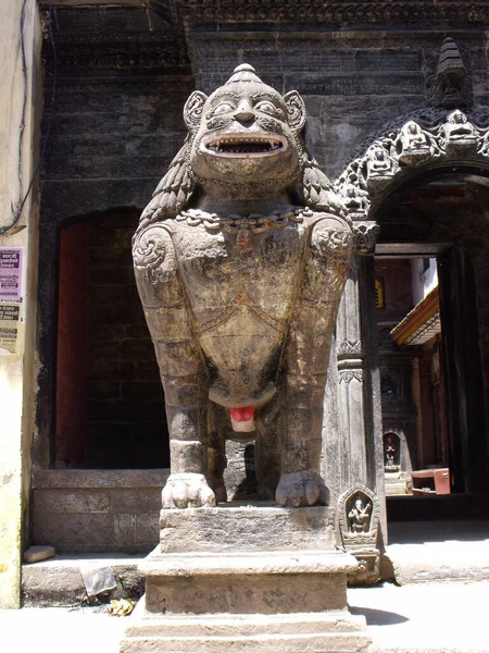 Patan Kathmandu Nepal August 2011 Stone Male Lion Entrance Gate — Photo