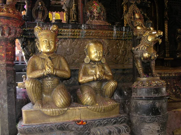 Patan Kathmandu Nepal August 2011 Golden Sculptures Hiranya Varna Mahavihar — Stockfoto