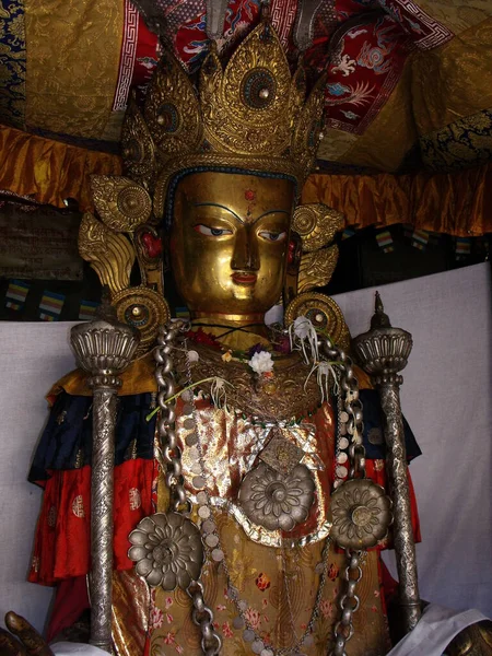 Patan Kathmandu Nepal August 2011 Golden Metal Buddha Sculpture Hiranya — Stockfoto