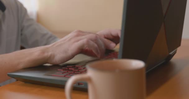Business Office Worker Typing Keyboard Saw Time Watch Drinking Tea — Vídeo de Stock