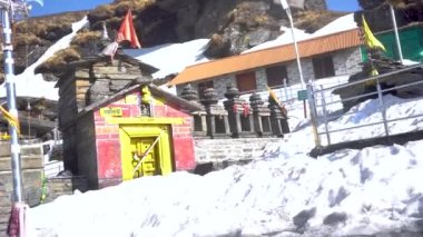 Visit Tungnath Temple which is the highest temple of Shiva