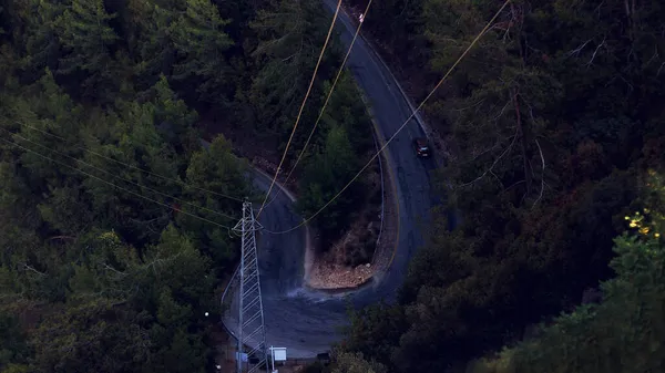 Luftaufnahme Über Bergstraße Die Durch Waldlandschaft Führt Kurvenreiche Straße Vom — Stockfoto