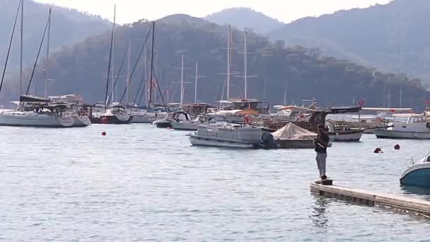 Sunny Summer Day Male Fishermen Fishing Rods Catch Fishing Yachts — Stock Video