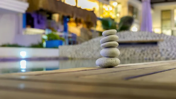 Nilüfer Zen Stone Bir Huzur Havuzu Ile Spa Natürmort — Stok fotoğraf