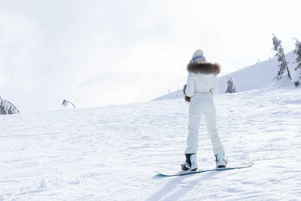 Zima Volný Čas Sport Lidé Koncept Dívka Snowboardu Vyjížďky Kopce — Stock fotografie
