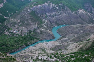 Dağlar Dubki kanyonda Dağıstan.