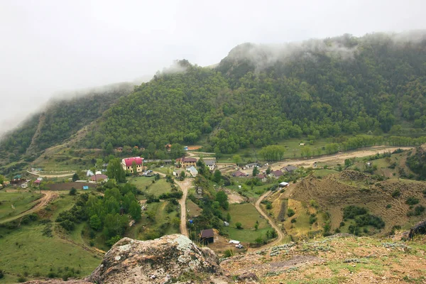 Kafkasya Yeşil Dağları Manzarası Doğal Arka Plan — Stok fotoğraf