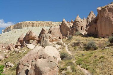 Kapadokya 'nın kalbinde yer alan tuhaf şekilli güzel dağlar.