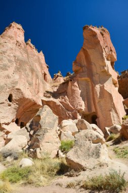 Kapadokya 'nın kalbinde yer alan tuhaf şekilli güzel dağlar.