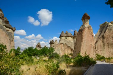 Kapadokya 'nın kalbinde yer alan tuhaf şekilli güzel dağlar.