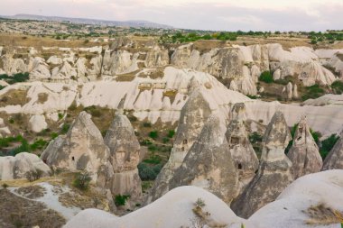 Kapadokya 'nın kalbinde yer alan tuhaf şekilli güzel dağlar.
