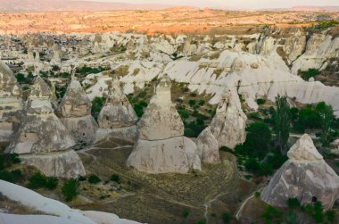 Kapadokya 'nın kalbinde yer alan tuhaf şekilli güzel dağlar.