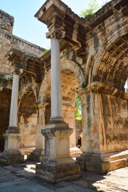 Türkiye 'nin Antalya kentindeki antik tapınağın kalıntıları