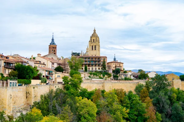 Segovia Spain October 2021 圣母和圣弗罗多 塞戈维亚圣母座堂 因其规模和优雅而被称为大教堂圣母堂 在西班牙欧洲 — 图库照片