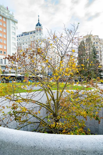 马德里市的埃斯帕纳广场经过改革后 在西班牙进行了翻新 — 图库照片