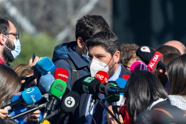 MADRID, İSPAN - 1 Mart 2022. Fernando Lpez Miras, İspanya 'da düzenlenen basın toplantısında Murcia Bölgesi Başkanı. Halk Partisi 'nin İspanyol politikacısı, PP. Fotoğraf:.
