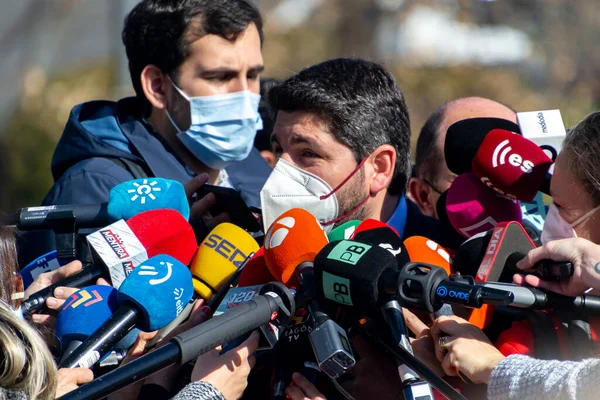 MADRID, İSPAN - 1 Mart 2022. Fernando Lpez Miras, İspanya 'da düzenlenen basın toplantısında Murcia Bölgesi Başkanı. Halk Partisi 'nin İspanyol politikacısı, PP. Fotoğraf:.