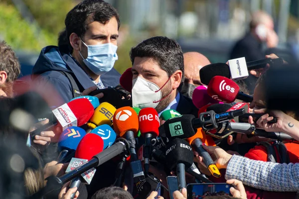 MADRID, İSPAN - 1 Mart 2022. Fernando Lpez Miras, İspanya 'da düzenlenen basın toplantısında Murcia Bölgesi Başkanı. Halk Partisi 'nin İspanyol politikacısı, PP. Fotoğraf:.