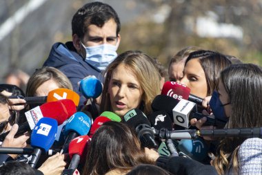 MADRID, İSPAN - 1 Mart 2022. İspanya 'da düzenlediği basın toplantısında İspanya Milletvekilleri Kongresi üyesi Cayetana Ivarez de Toledo. Halk Partisi 'nin İspanyol politikacısı, PP. Fotoğraf:.