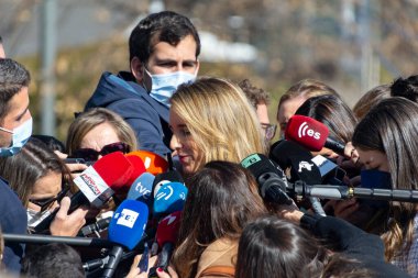 MADRID, İSPAN - 1 Mart 2022. İspanya 'da düzenlediği basın toplantısında İspanya Milletvekilleri Kongresi üyesi Cayetana Ivarez de Toledo. Halk Partisi 'nin İspanyol politikacısı, PP. Fotoğraf:.