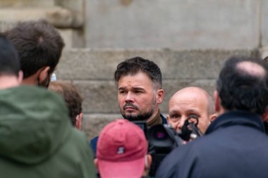 MADRID, İSPAN - 15 Mart 2022. İspanya Parlamentosu Erc milletvekili Gabriel Rufian Madrid 'deki milletvekilleri kongresi önünde yapılan fotoğraf oturumunda. Fotoğraf:.