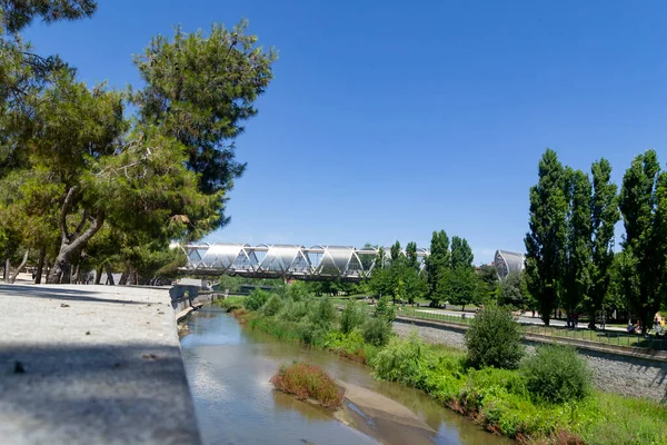 Парк Мадрид Ріо Поруч Річкою Мансанарес Відкривається Парк Мадрид Ріо — стокове фото