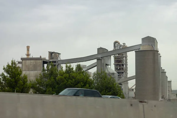Fabrika Bulutlu Bir Günde Spanya Dışarıdan Görülen Çimento Fabrikası Avrupa — Stok fotoğraf