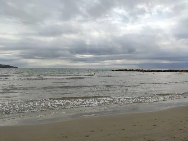 Море Пляж Шторм Стормове Небо Небом Покритим Сірими Хмарами Поруч — стокове фото