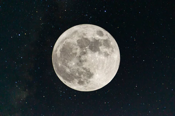 Wolf. Moon. Super full moon with dark background. Spain. Europe. Photo. 13. January. 2025. Supermoon. Eclipse. Stars. Night. Conjunction. Alignment. Mars. Jupiter. Uranus. Neptune. Venus. Saturn. First.