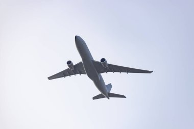 Avlanmak. Uçak. Askeri araç. İspanya Hava Kuvvetleri 12 Ekim Ulusal Günü için Madrid sokaklarında prova yapıyor. MADRİD, İSPAN - 5 EKİM 2022.