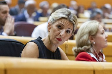 Yolanda Diaz. Madrid Senatosu 'nda İspanya Hükümeti' nin ikinci başkan yardımcısı. MADRİD, İSPAN - 18 EKİM 2022.