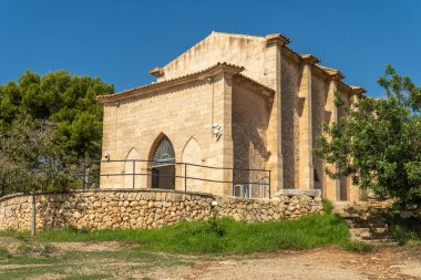 Portals Nous, İspanya, Ekim 02 2021: Güneşli bir sabahta Mallorcan 'ın Portals Nous kasabasında Hermitatge