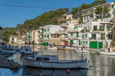 Cala Figuera, İspanya; Aralık 06 2021: İspanya 'nın Mallorca adasındaki Cala Figuera kentinin turistik ve pitoresk manzarası