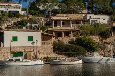 Cala Figuera, İspanya; Aralık 06 2021: İspanya 'nın Mallorca adasındaki Cala Figuera kentinin turistik ve pitoresk manzarası