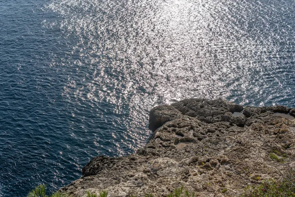 Mallorca Adasının Kayalık Kıyıları Akdeniz Havadan Görünüşü Arkaplan Resmi Deniz — Stok fotoğraf