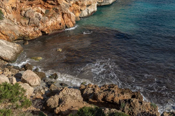 Landskap Den Steniga Kusten Mallorca Molnig Och Solig Vinterdag Calo — Stockfoto