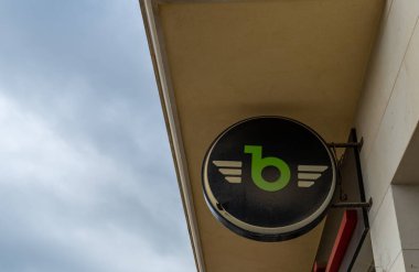 Santanyi, İspanya; 11 Aralık 2021: Betpoint şirketinin Santanyi kasabasındaki oyun ve bahis odasının ön cephesi