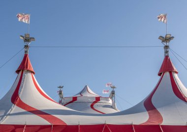 Palma de Mallorca, İspanya; 12 Aralık 2021: Alegria Circus tesisleri, güneşli bir günde Palma de Mallorca şehrinin kenar mahallelerinde.