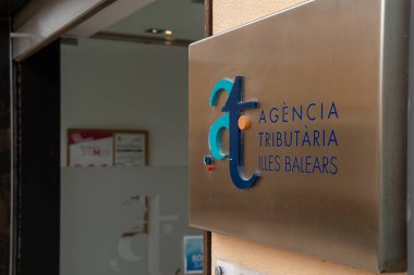 Campos, İspanya; 21 Aralık 2021: Mayorka 'nın Campos kentindeki Balear Adaları Vergi Dairesi' nin yakın çekimi